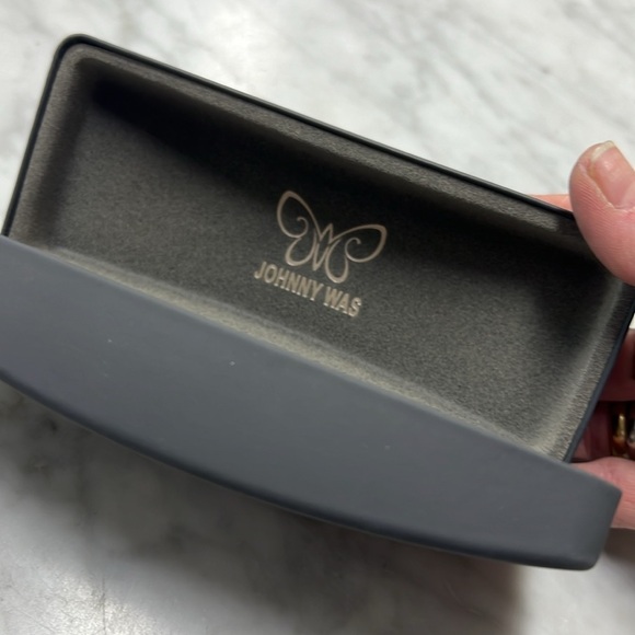 Johnny Was Gray Sunglass CASE - Picture 4 of 8